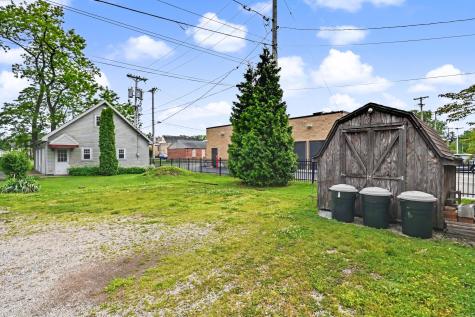 743 & 743 1/2 Harding Way W Galion OH 44833