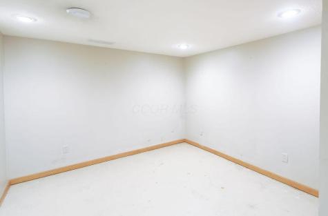 15 Summit Drive Fredericktown OH 43019