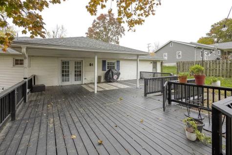 15 Summit Drive Fredericktown OH 43019