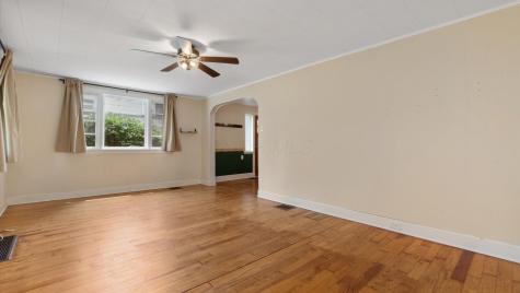 8 Elizabeth Street Mount Vernon OH 43050