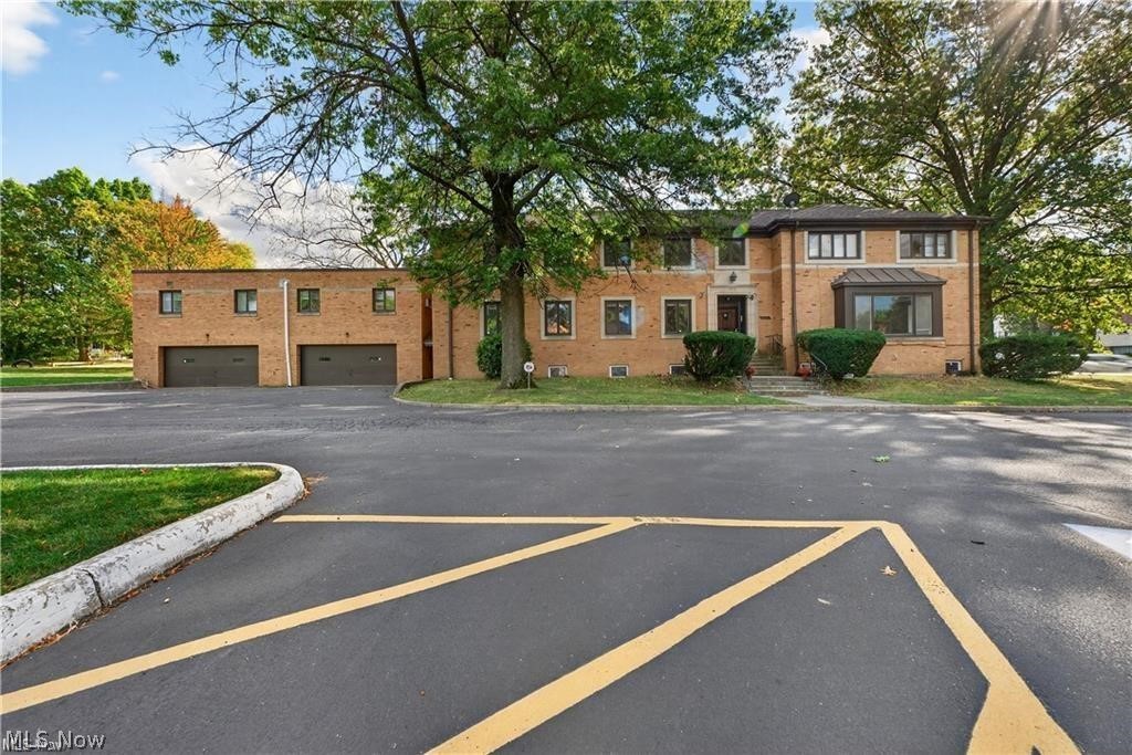 2475 N Taylor Road Cleveland Heights OH 44118
