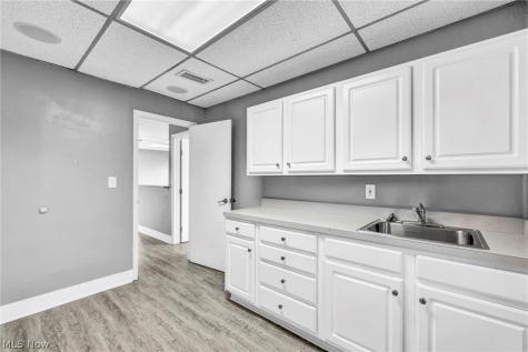 12563 Pearl Road Strongsville OH 44136