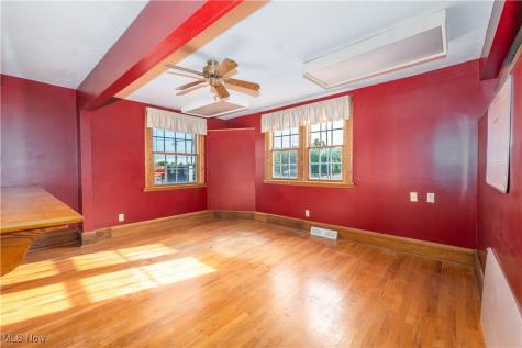 816 E Turkeyfoot Lake Road Akron OH 44319