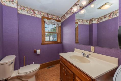 816 E Turkeyfoot Lake Road Akron OH 44319