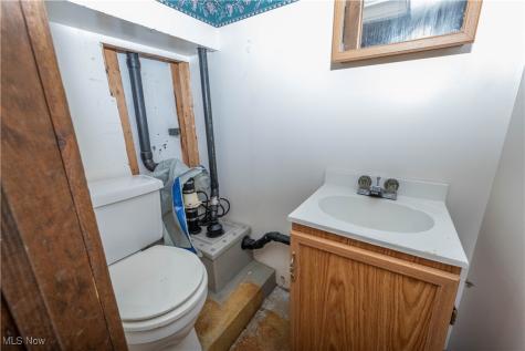 816 E Turkeyfoot Lake Road Akron OH 44319