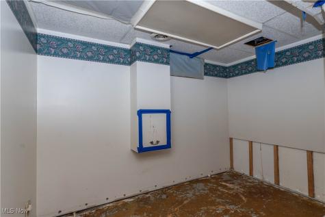 816 E Turkeyfoot Lake Road Akron OH 44319