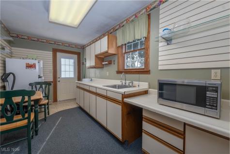 816 E Turkeyfoot Lake Road Akron OH 44319