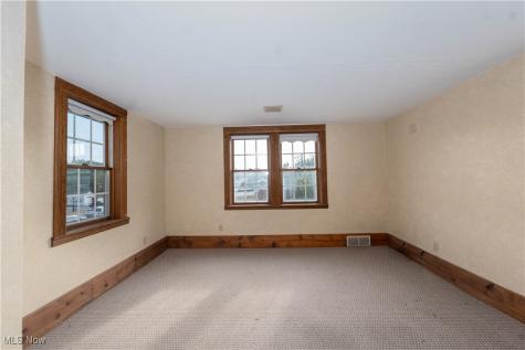 816 E Turkeyfoot Lake Road Akron OH 44319