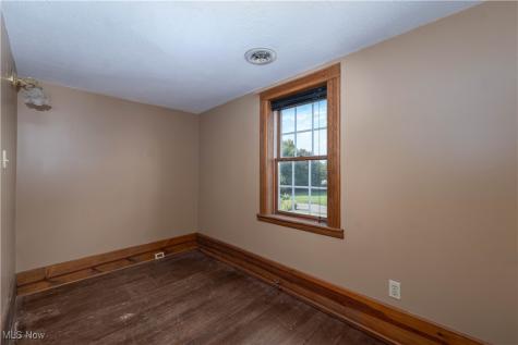 816 E Turkeyfoot Lake Road Akron OH 44319