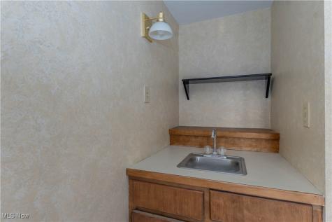 816 E Turkeyfoot Lake Road Akron OH 44319