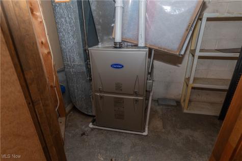 816 E Turkeyfoot Lake Road Akron OH 44319