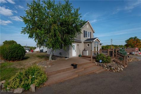 816 E Turkeyfoot Lake Road Akron OH 44319