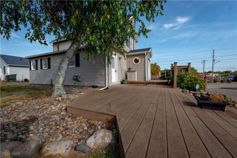 816 E Turkeyfoot Lake Road Akron OH 44319