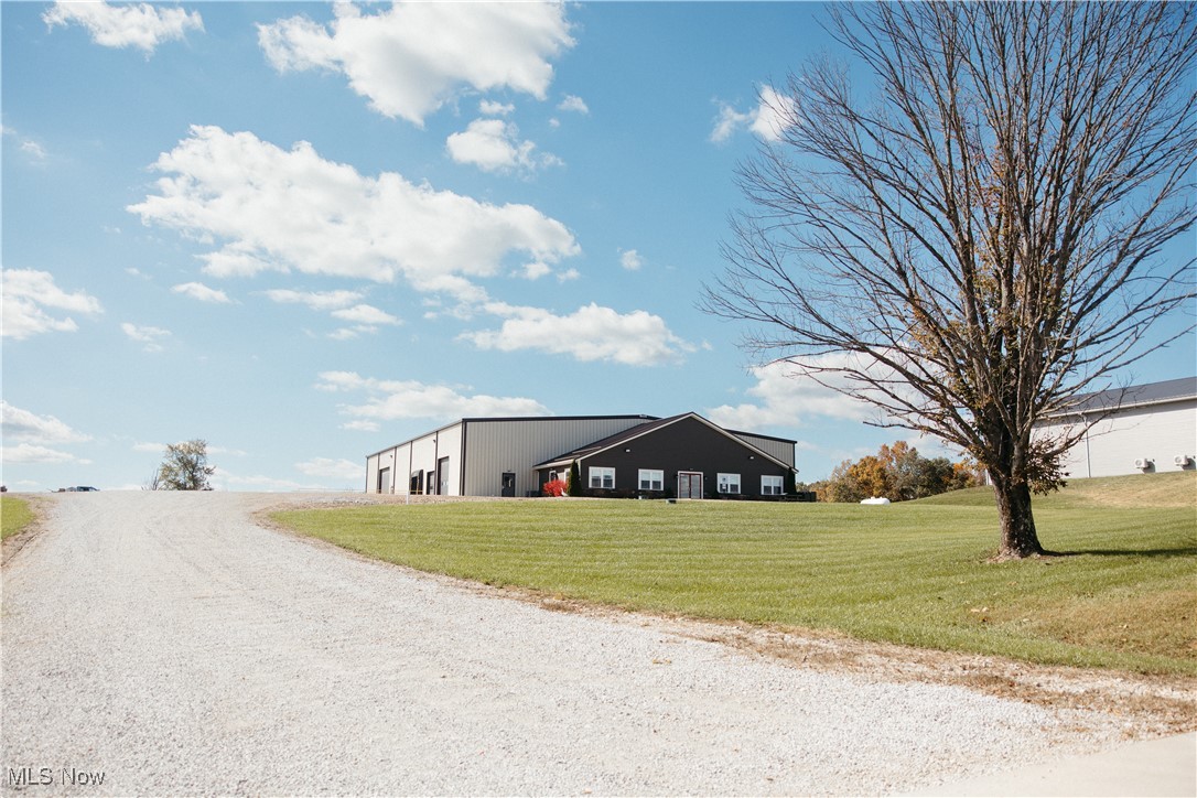 59715 West Road New Concord OH 43762