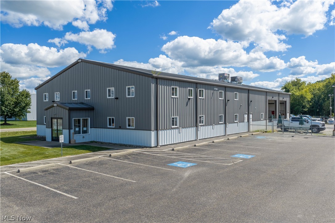 2050 Reiser Avenue SE New Philadelphia OH 44663