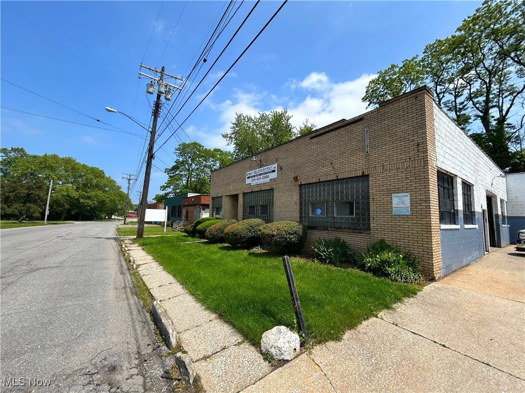 1949 Hayden Avenue East Cleveland OH 44112