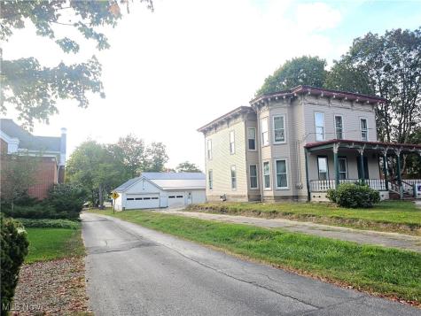 14576 W Park Street Burton OH 44021