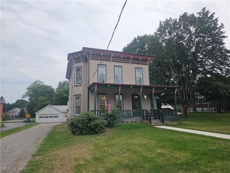 14576 W Park Street Burton OH 44021