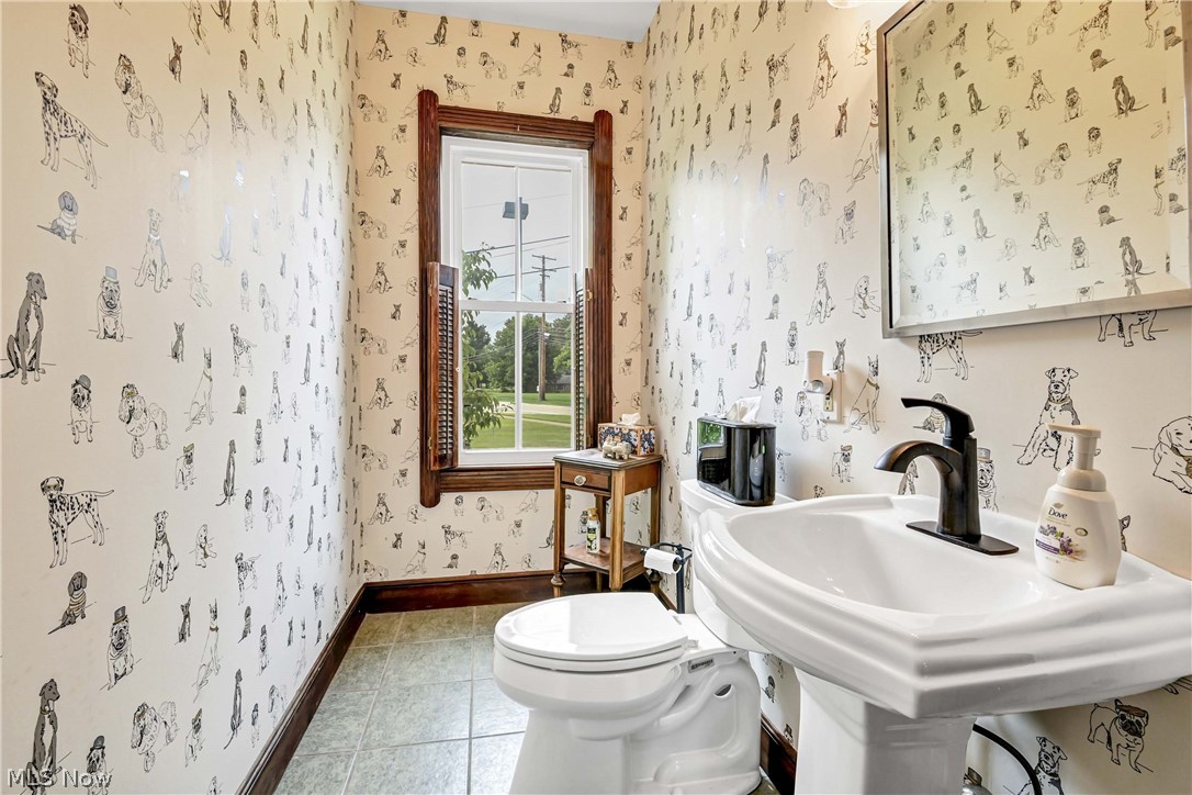 1119 Bassett Road Westlake OH 44145