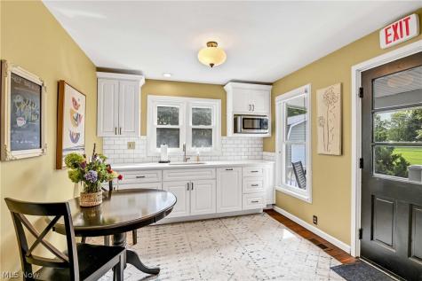 1119 Bassett Road Westlake OH 44145