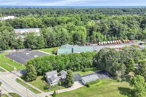 1119 Bassett Road Westlake OH 44145