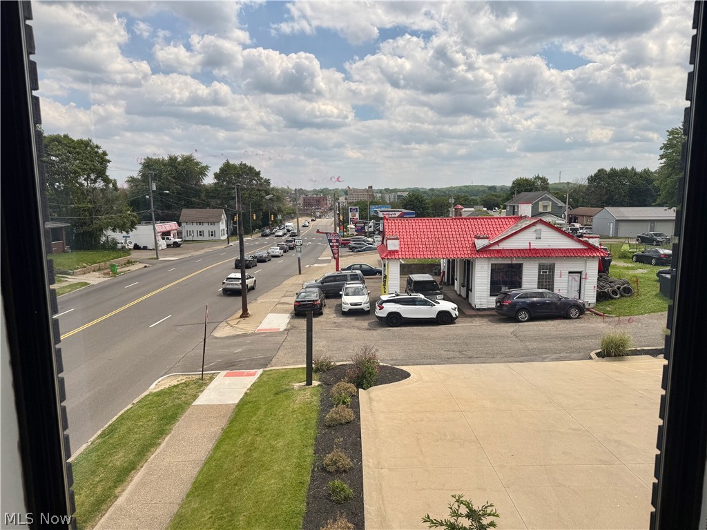 641 Lincoln Way W Massillon OH 44647