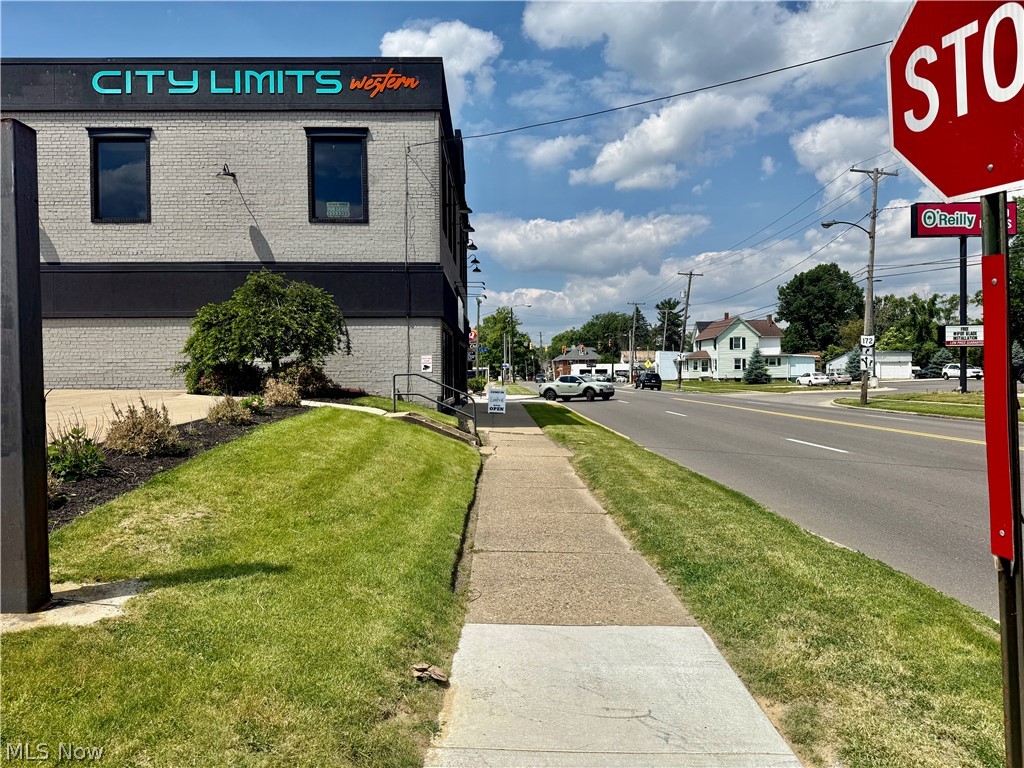 641 Lincoln Way W Massillon OH 44647