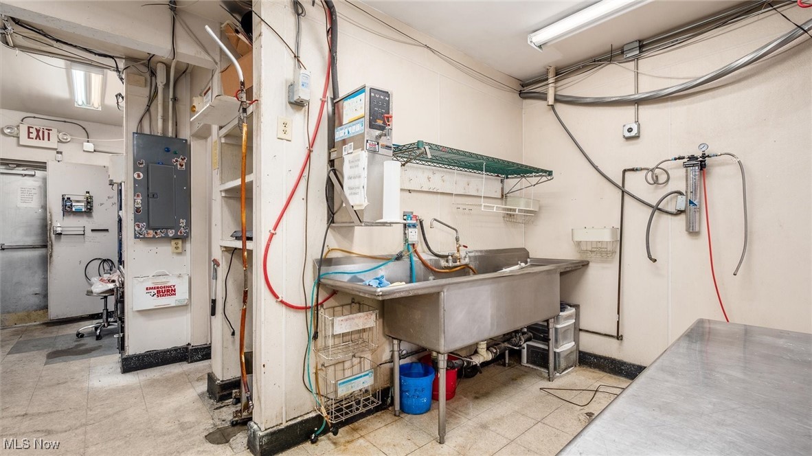 1821 E Wheeling Avenue Cambridge OH 43725