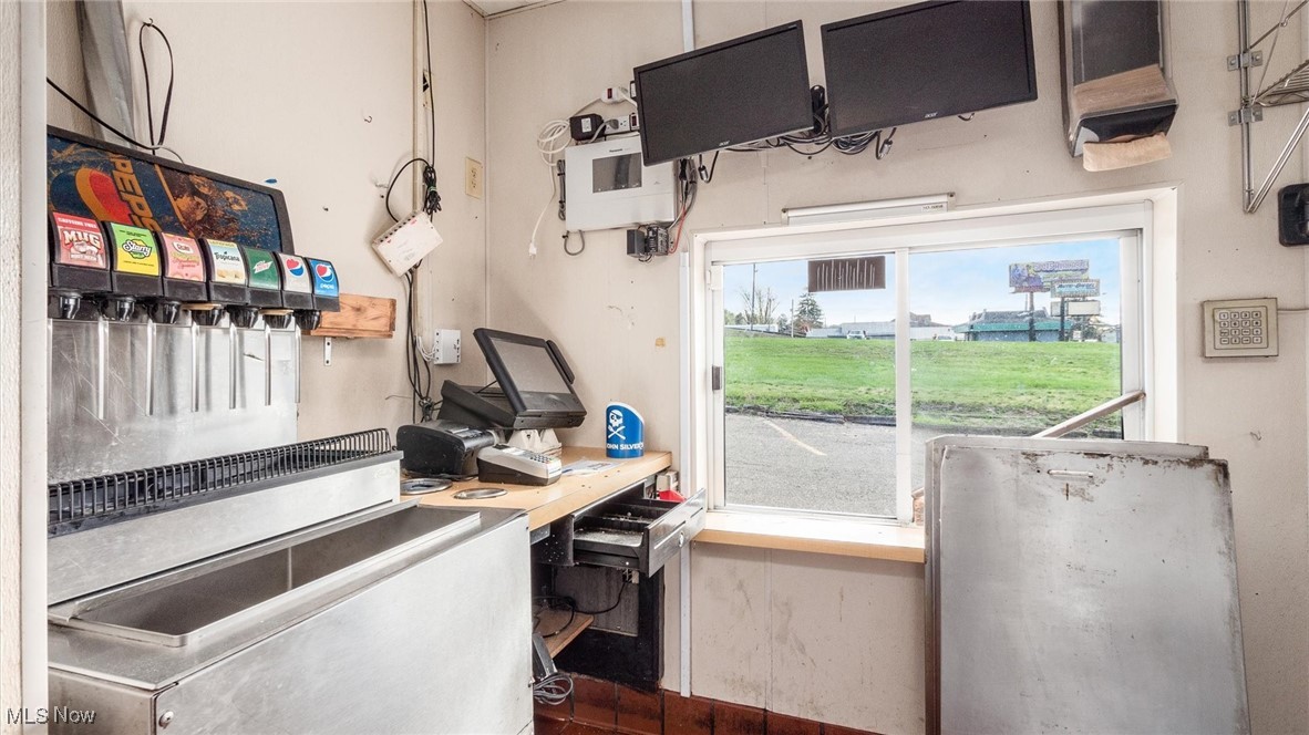 1821 E Wheeling Avenue Cambridge OH 43725