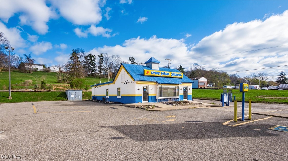 1821 E Wheeling Avenue Cambridge OH 43725