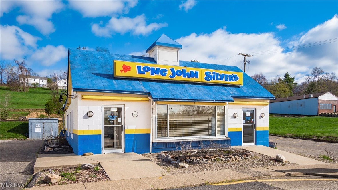 1821 E Wheeling Avenue Cambridge OH 43725