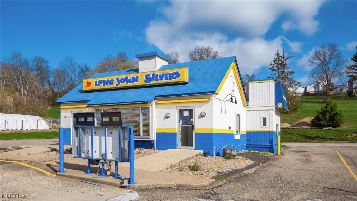 1821 E Wheeling Avenue Cambridge OH 43725