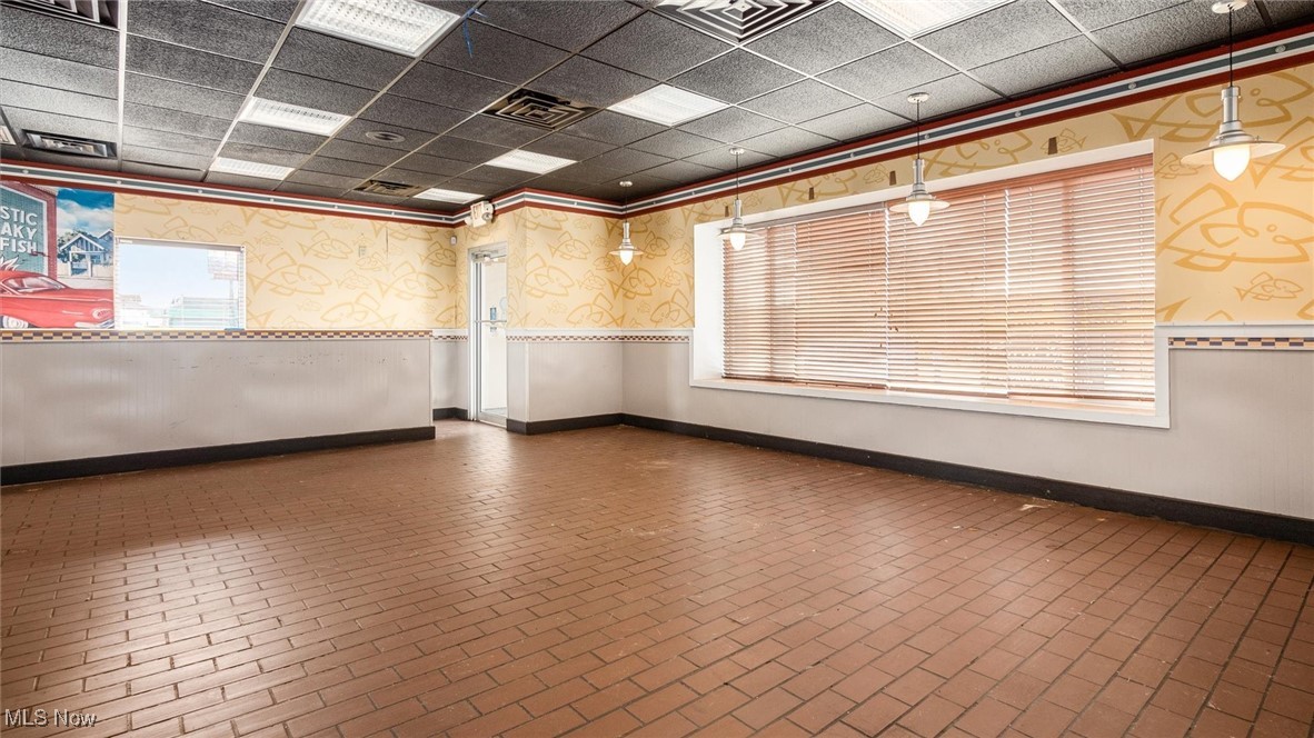 1821 E Wheeling Avenue Cambridge OH 43725