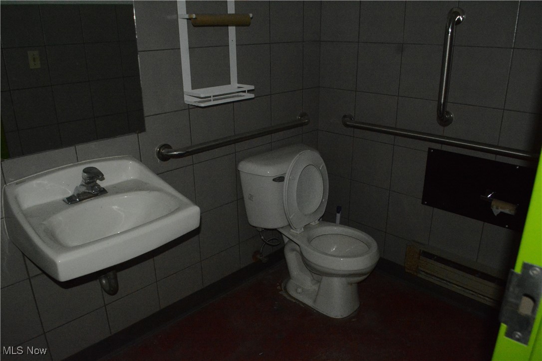 1760 Root Road Lorain OH 44052