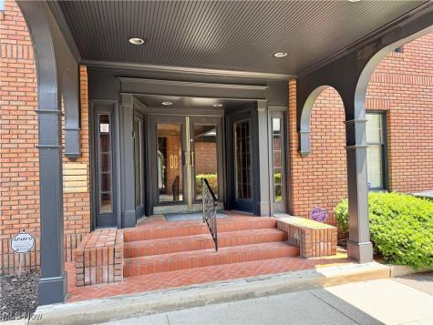 4051 Whipple Avenue NW Canton OH 44718