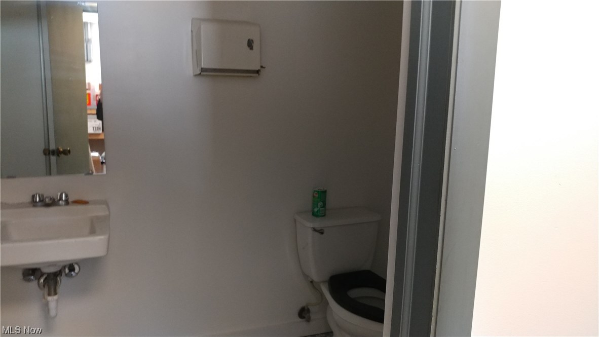 15525 W High Street Middlefield OH 44062