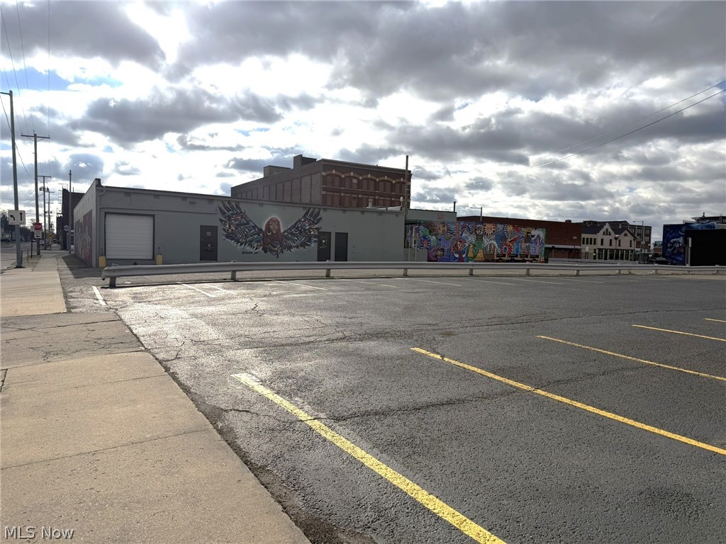 221 Cherry Avenue NE Canton OH 44702