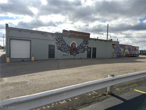 221 Cherry Avenue NE Canton OH 44702