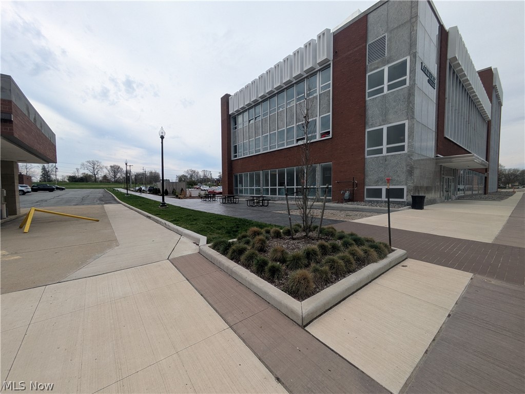 30 S Park Place Painesville OH 44077
