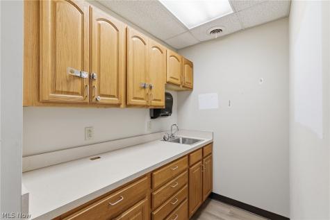 1221 S Trimble Road Mansfield OH 44907