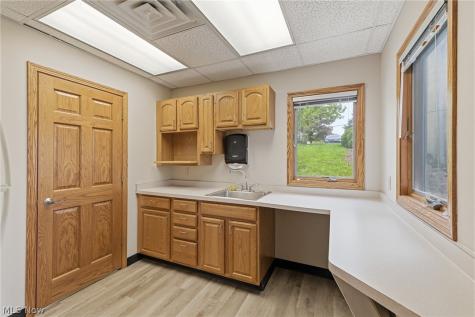 1221 S Trimble Road Mansfield OH 44907