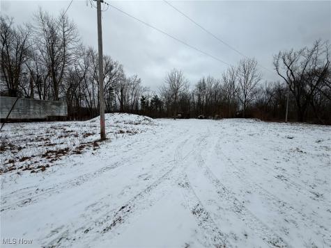 11990 State Route 800 NE Magnolia OH 44643