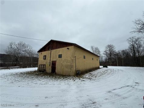 11990 State Route 800 NE Magnolia OH 44643
