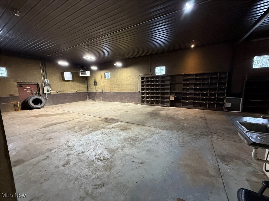 11990 State Route 800 NE Magnolia OH 44643