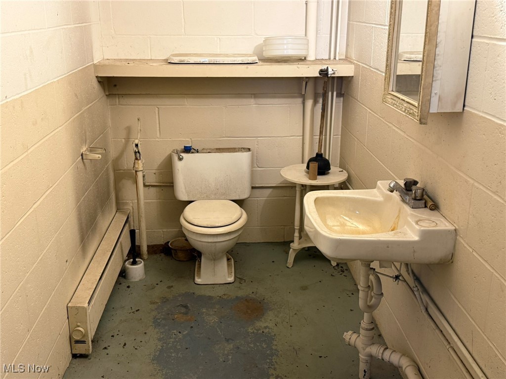 11990 State Route 800 NE Magnolia OH 44643