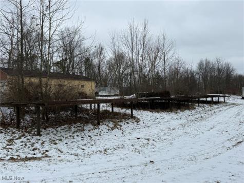 11990 State Route 800 NE Magnolia OH 44643
