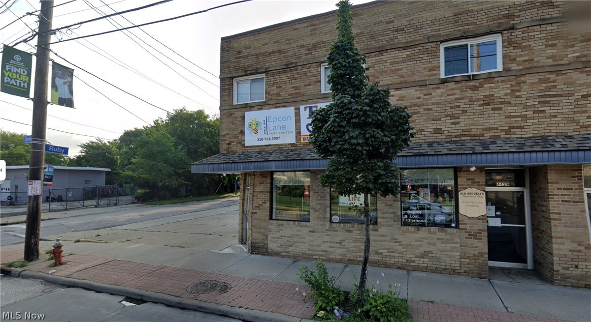 4427 State Road Cleveland OH 44109