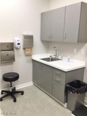 5115 Broadway Avenue Cleveland OH 44127