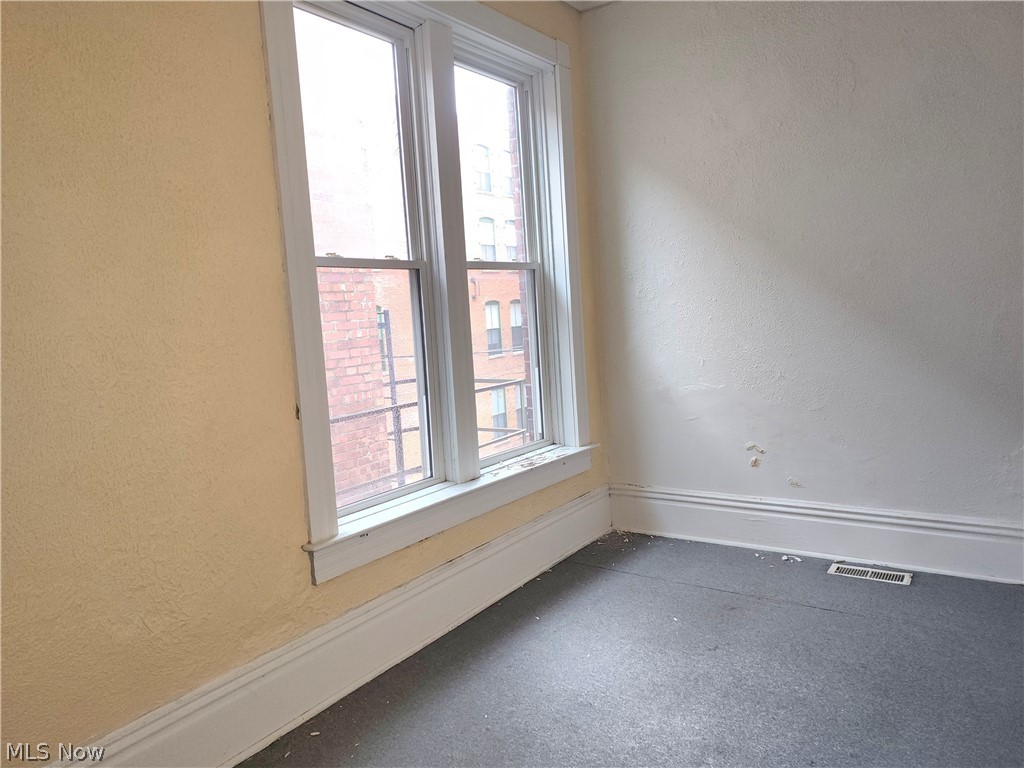 47 N 4th Street Zanesville OH 43701