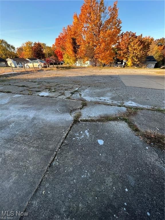 4954 Mahoning Avenue Youngstown OH 44515